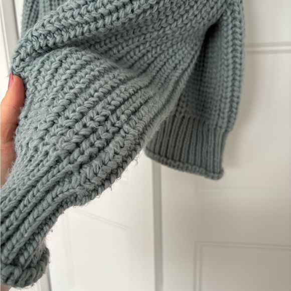 H&M sweater - Picture 4 of 4